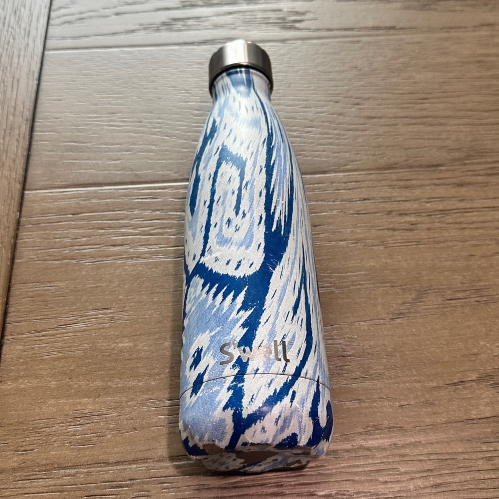 FREE with any purchase Swell Stainless Steel Water Bottle 16oz